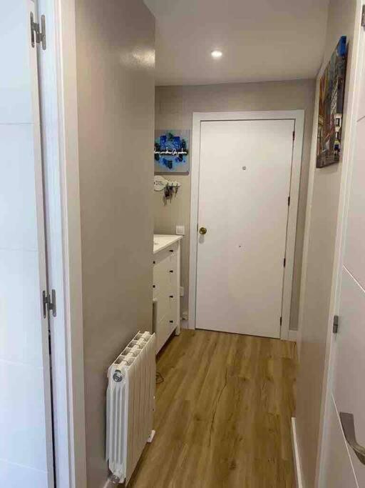 Apartament Lujoso Piso Enfrente De Playa De Fenals, 2 Terrazas *